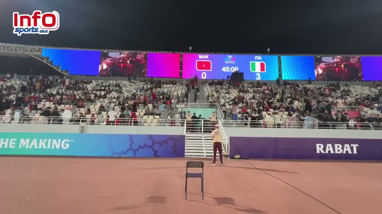 لجماهير تغادر الملعب الأولمبي بعد نهاية الشوط الأول بتأخر المنتخب الوطني النسوي بثلاثية أمام إيطاليا