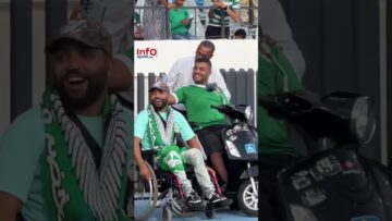 لقطة إنسانية رائعة من الشابي رفقة جماهير الرجاء من ذوي