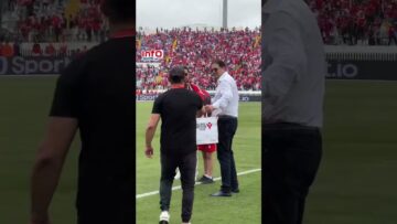 فيديو..لحظة إنسانية رائعة..الوداد يخصص تكريم رائع للطفل الكفيف وسط تفاعل