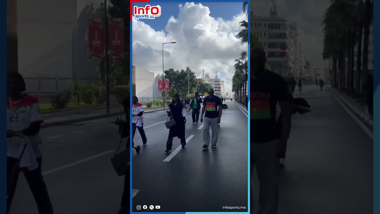 حتى بعد نهاية الشوط الأول… جماهير وعائلات تواصل التوافد على مركب محمد الخامس