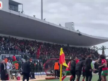 فيديو..أجواء لا توصف وفرحة هستيرية للاعبي المنتخب الوطني بعد التتويج