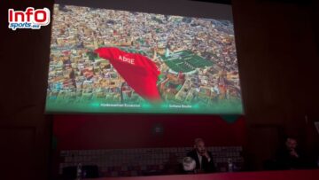 فيديو.. إبداع رائع للجامعة وطريقة احترافية في تقديم لائحة الأسود