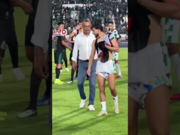 فيديو..حوار خاص بين بوكرين والشابي بعد المباراة.