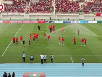 فيديو..استقبال كبير من الجماهير المغربية للأسود بمركب فاس.