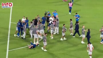 فيديو..فرحة لا توصف للاعبي الهلال وعناق حار مع مع بونو.