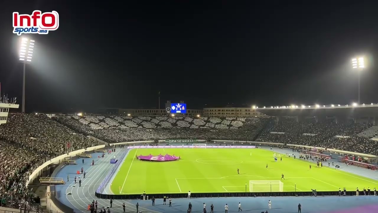 الكورفا سود تبدع بتيفو ب"الكوفية الفلسطينية" وتحت أهازيج "رجاوي فلسطيني"