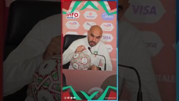 الركراكي-يتغنى-بالمنتخب-المالي.jpg