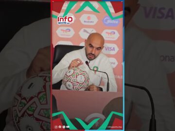الركراكي-يتغنى-بالمنتخب-المالي.jpg