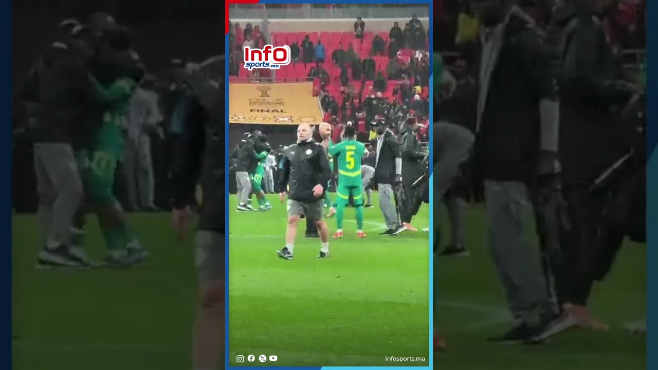 بكل روح رياضية… الركراكي يهنئ لاعبي المنتخب السنغالي بعد صافرة النهاية