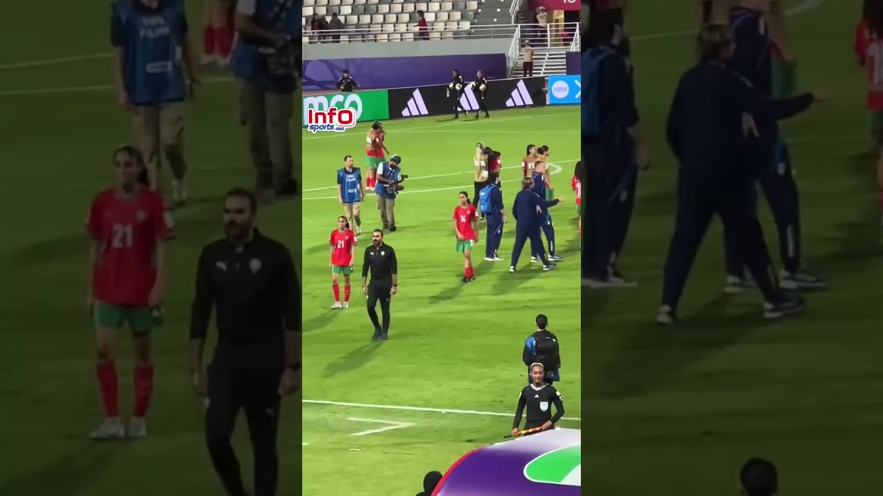 لاعبات المنتخب النسوي U17 ينهرن على الأرض بعد الهزيمة أمام إيطاليا