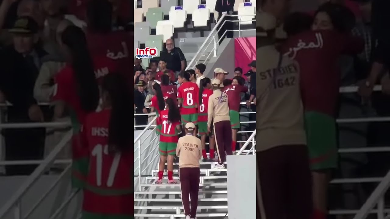 لاعبات المنتخب الوطني تتبادلن التحية مع الجماهير رغم الهزيمة بثلاثية.