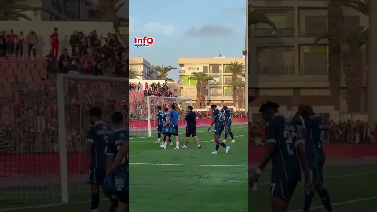 لاعبو الوداد يتوجهون لتحية الوينرز بعد الفوز الصعب على حسنية أكادير