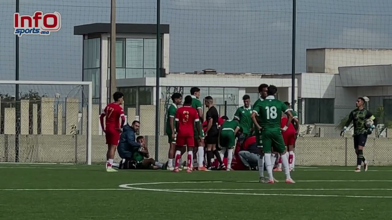 لحظة مؤثرة.. إصابة قوية للاعب الوداد خلال مواجهة الرجاء في ديربي الأمل