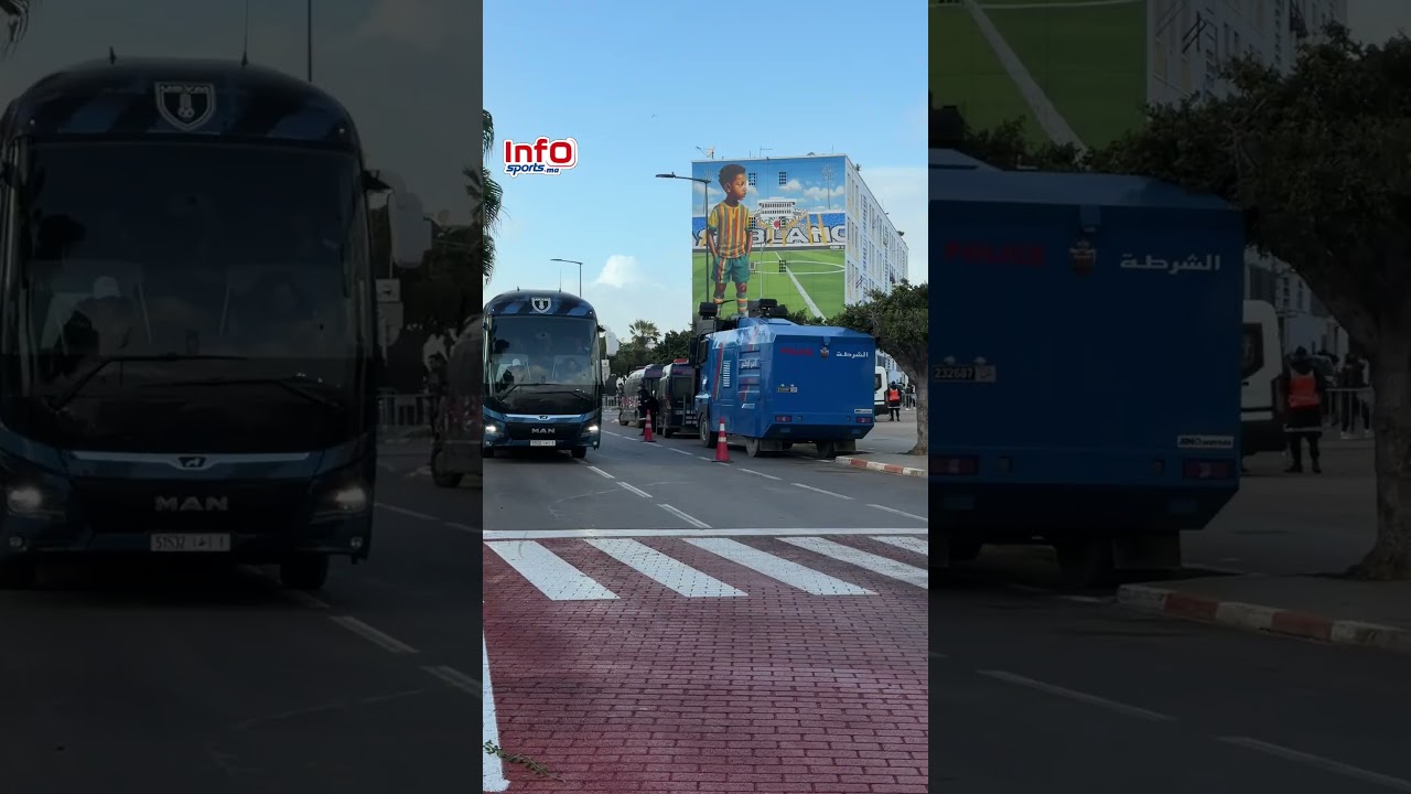 لحظة وصول حافلة ي.المنصور لمواجهة الرجاء بدونور