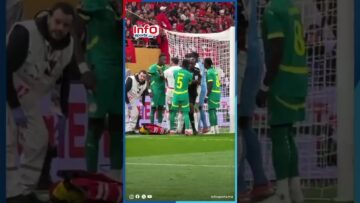 طلب جماهيري لحكيمي بإزالة “الفوطة” وتفاعل مفاجئ من لاعب السنغال