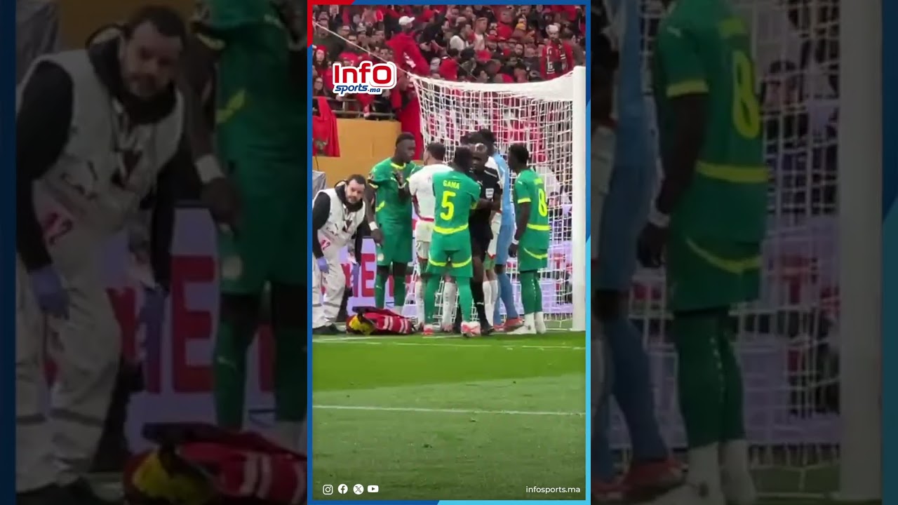 طلب جماهيري لحكيمي بإزالة “الفوطة” وتفاعل مفاجئ من لاعب السنغال